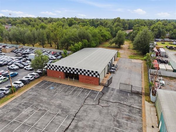 7820 NW 39th Expressway, Bethany, OK 73008