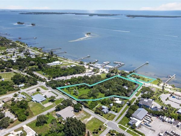 608 Davis Street, Sebastian, FL 32958