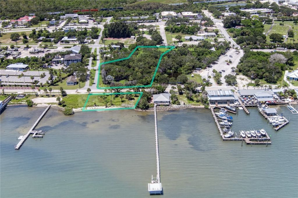 608 Davis Street, Sebastian, FL 32958 Photo