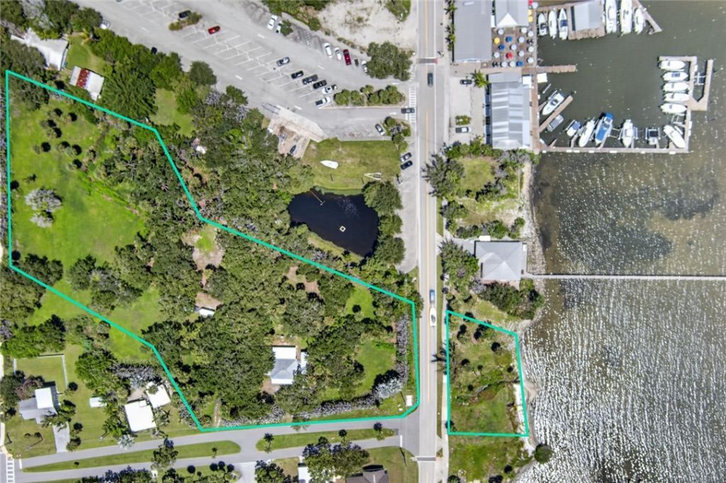 608 Davis Street, Sebastian, FL 32958 Photo