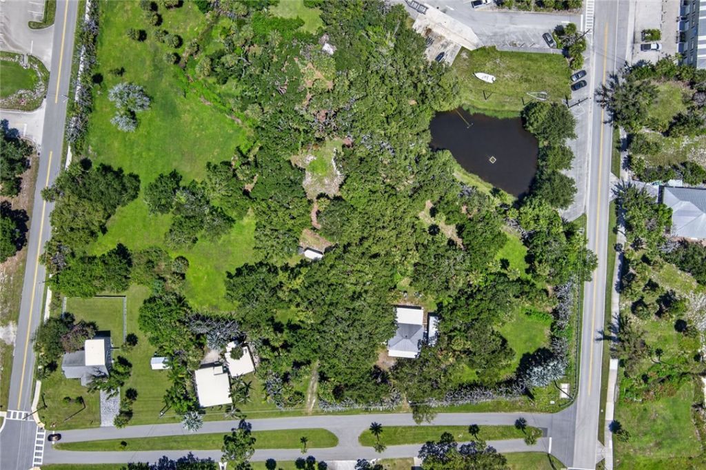 608 Davis Street, Sebastian, FL 32958 Photo