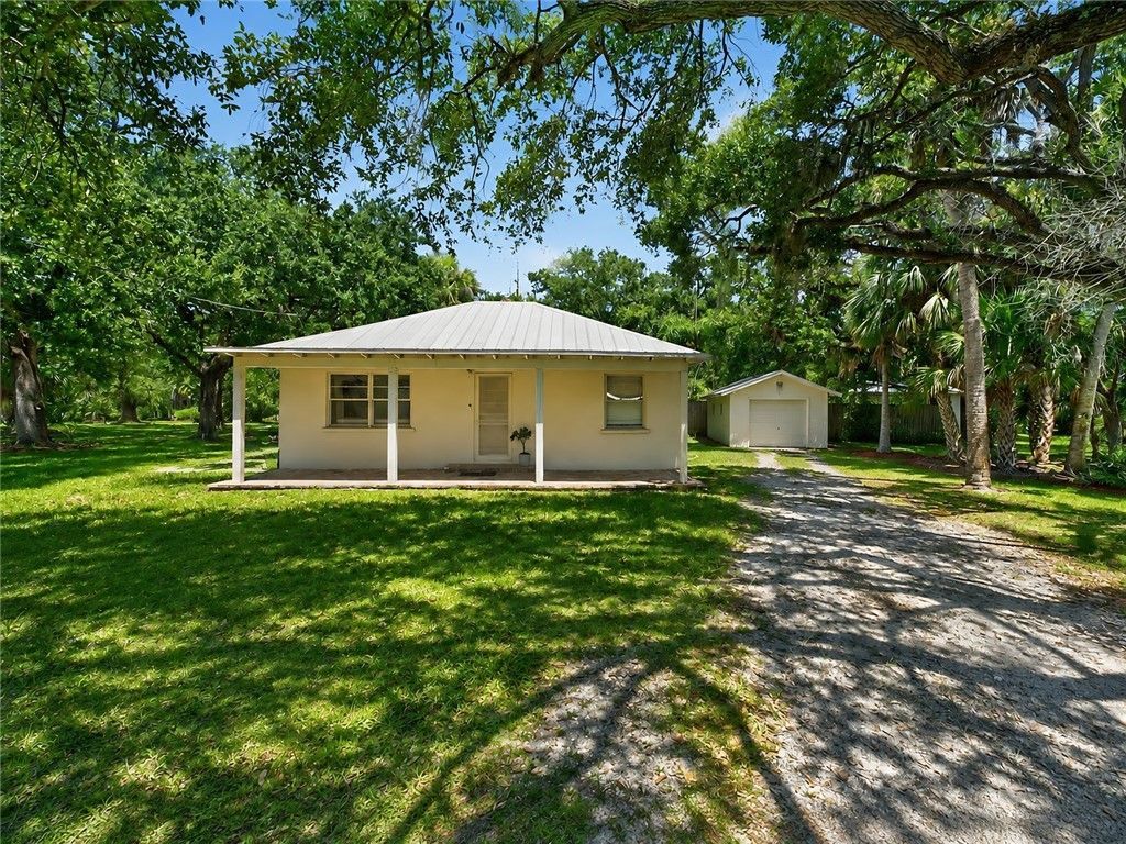 608 Davis Street, Sebastian, FL 32958 Photo