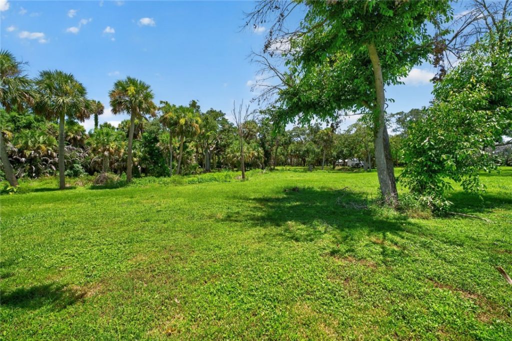 608 Davis Street, Sebastian, FL 32958 Photo