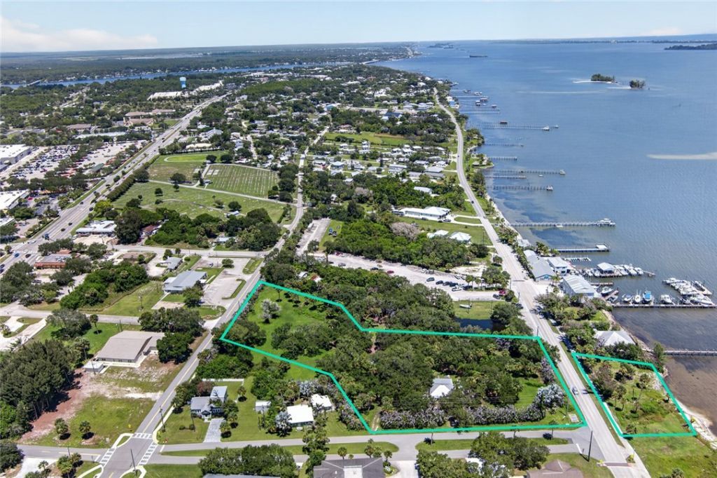 608 Davis Street, Sebastian, FL 32958 Photo