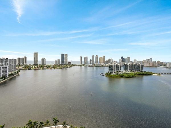 3370 Hidden Bay Dr , Unit 2813, Aventura, FL 33180