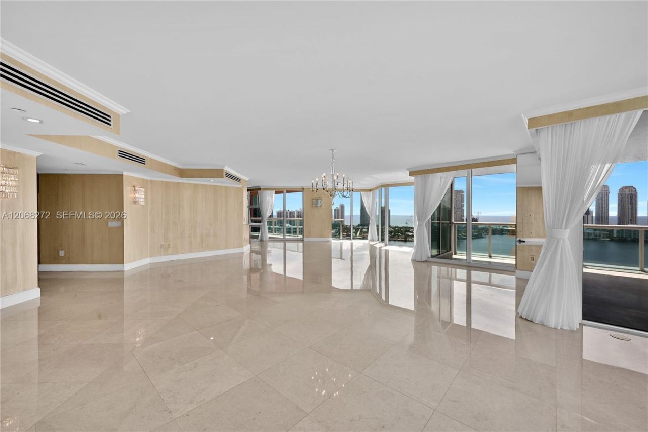 3370 Hidden Bay Dr , Unit 2813, Aventura, FL 33180 Photo