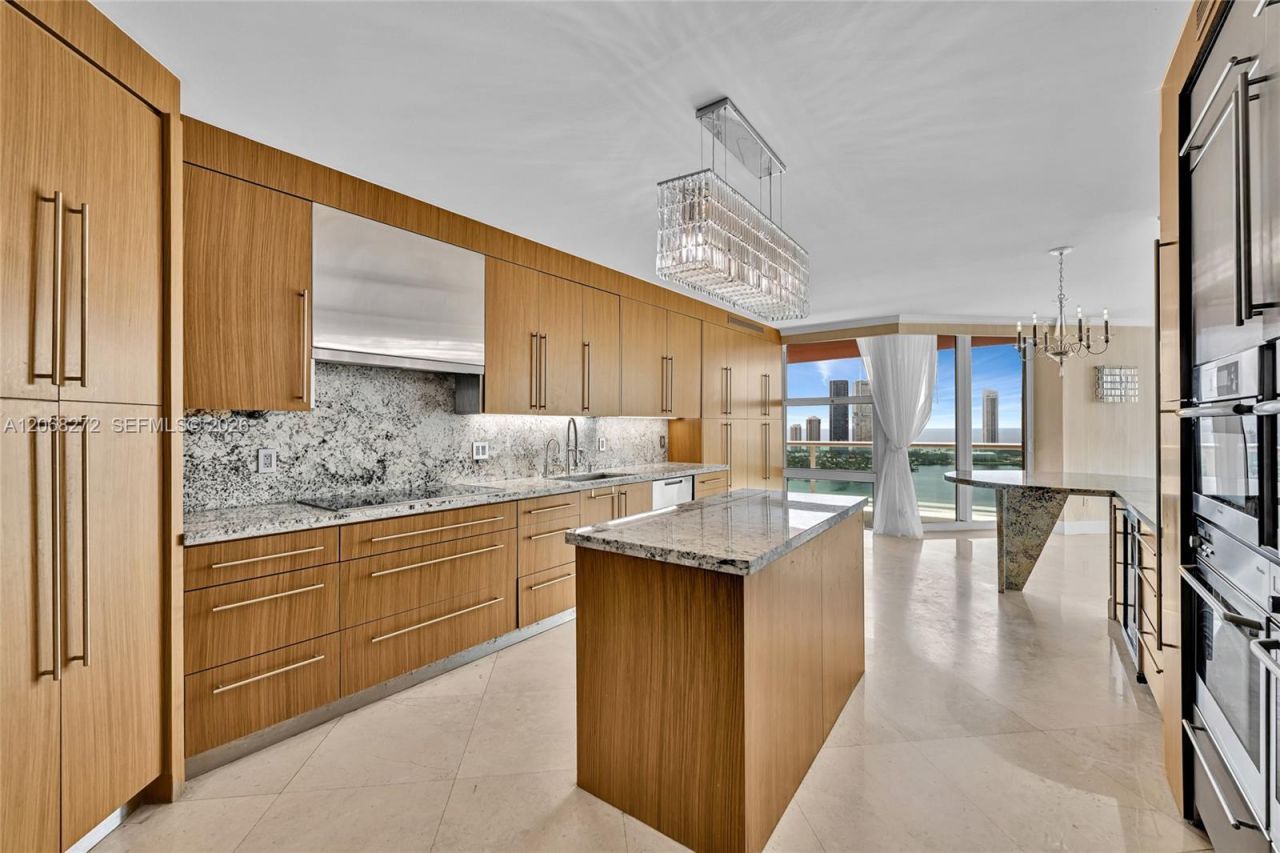 3370 Hidden Bay Dr , Unit 2813, Aventura, FL 33180 Photo