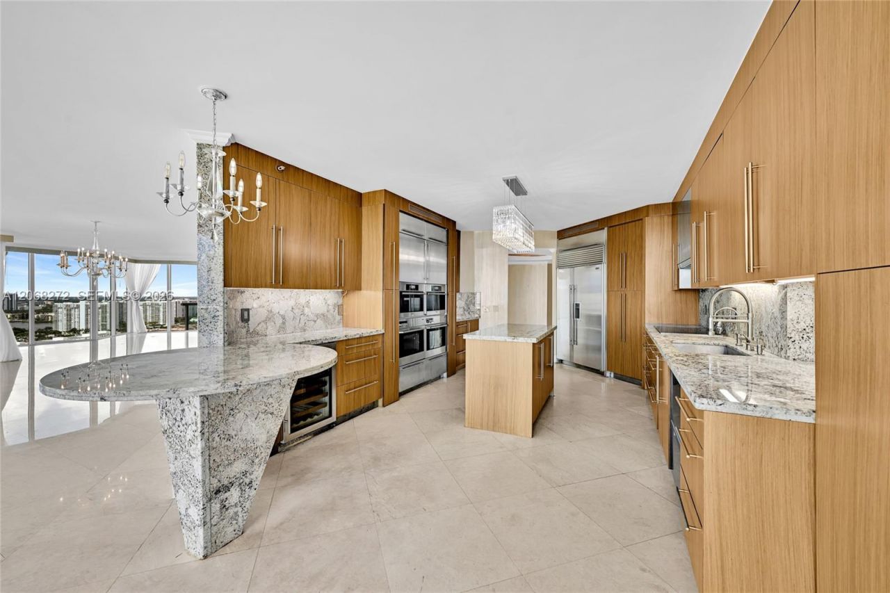 3370 Hidden Bay Dr , Unit 2813, Aventura, FL 33180 Photo