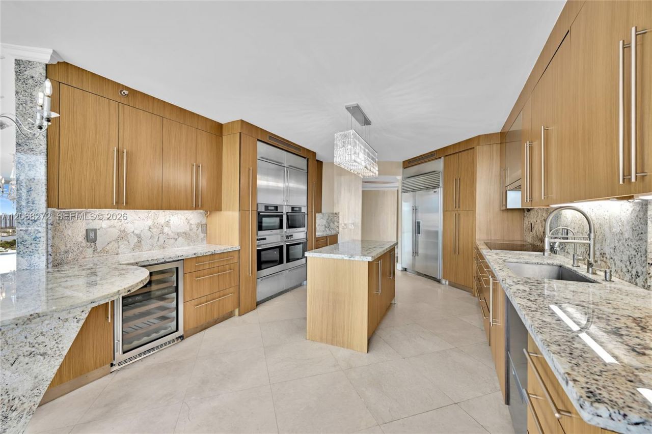 3370 Hidden Bay Dr , Unit 2813, Aventura, FL 33180 Photo
