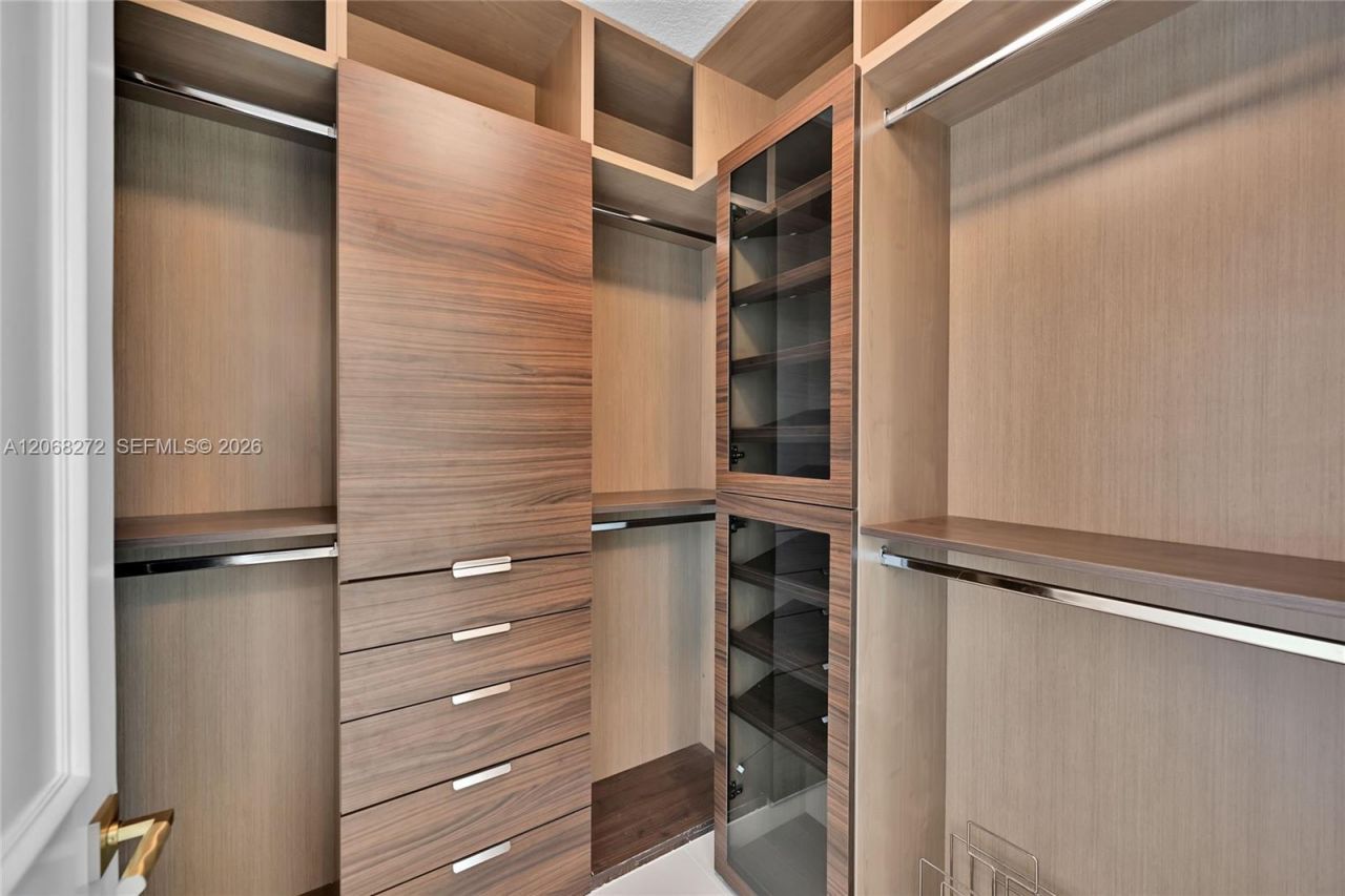 3370 Hidden Bay Dr , Unit 2813, Aventura, FL 33180 Photo