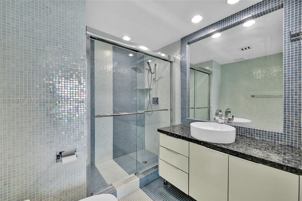 3370 Hidden Bay Dr , Unit 2813, Aventura, FL 33180 Photo
