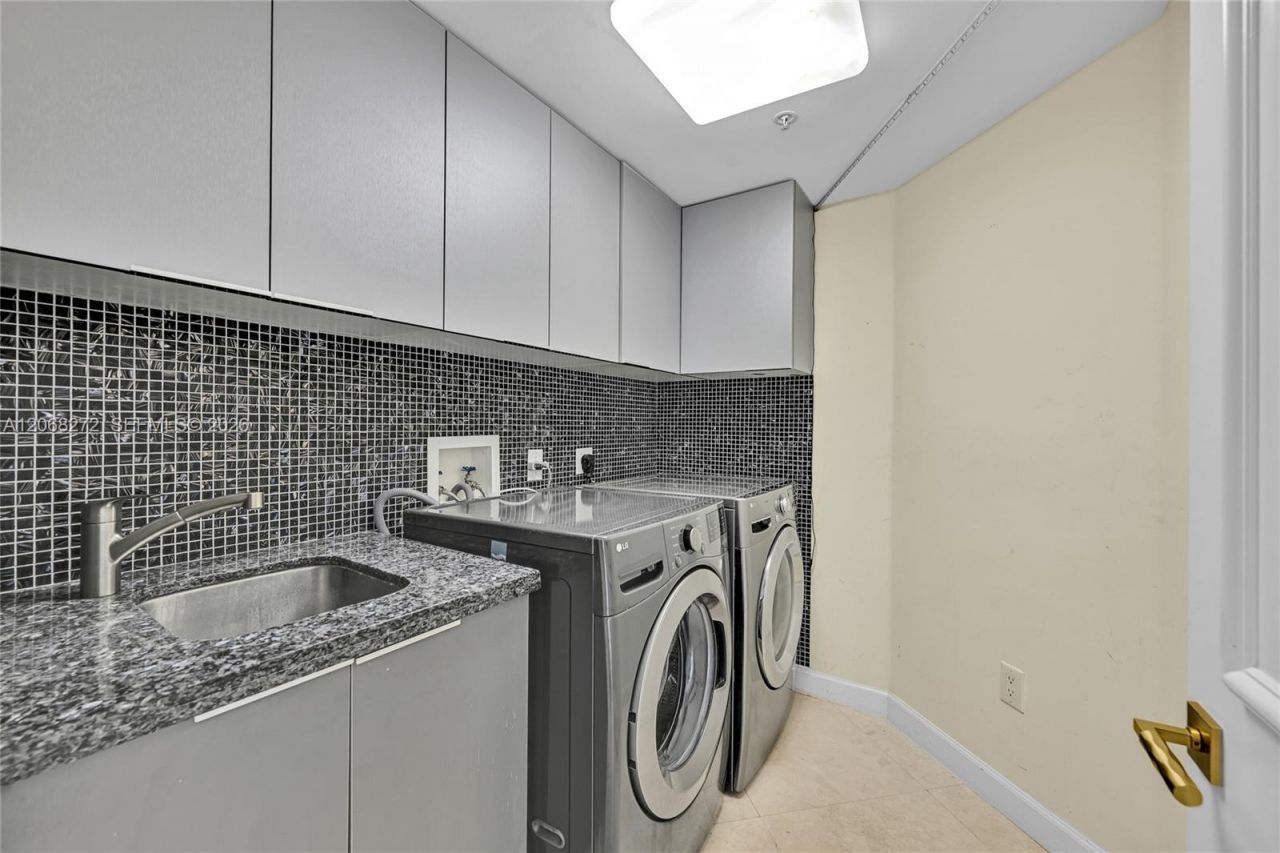 3370 Hidden Bay Dr , Unit 2813, Aventura, FL 33180 Photo