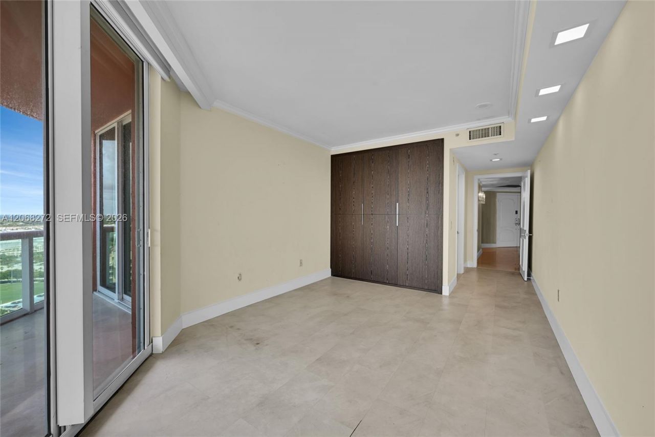 3370 Hidden Bay Dr , Unit 2813, Aventura, FL 33180 Photo