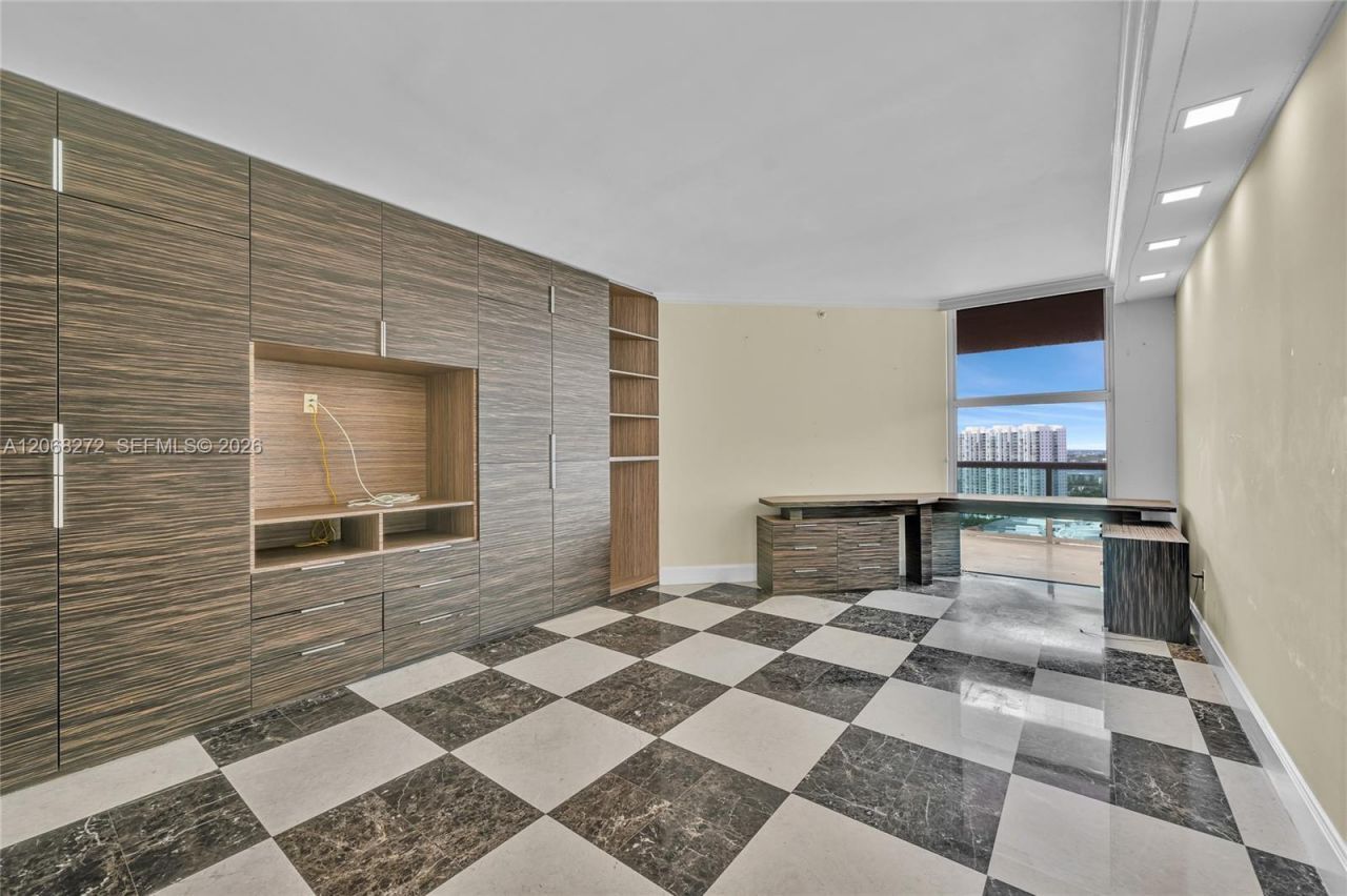 3370 Hidden Bay Dr , Unit 2813, Aventura, FL 33180 Photo