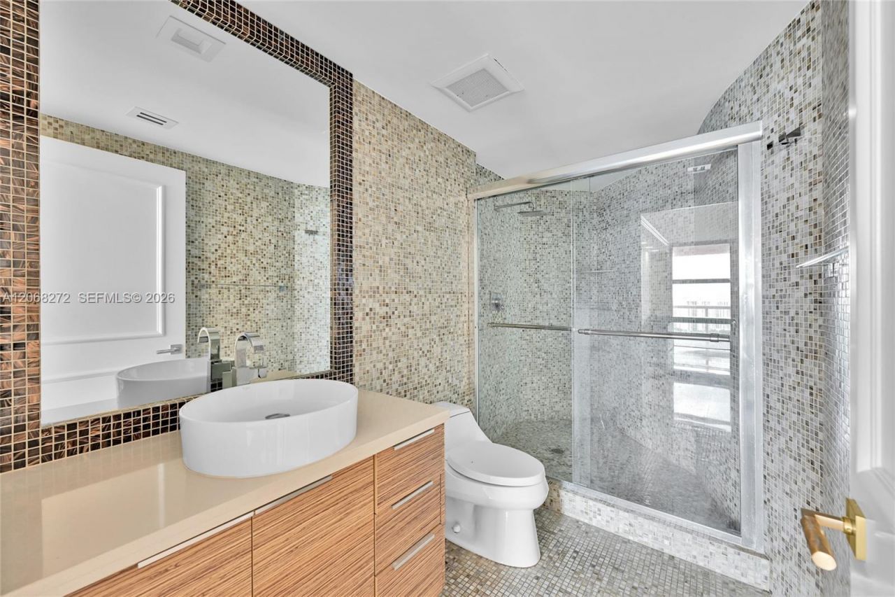 3370 Hidden Bay Dr , Unit 2813, Aventura, FL 33180 Photo