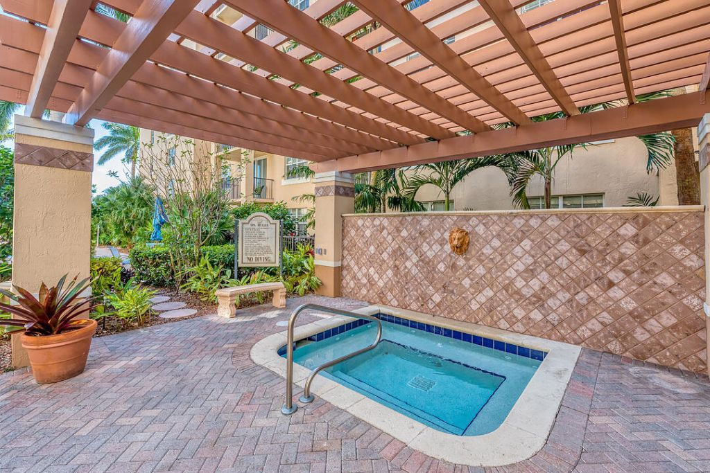 1801 N Flagler Drive, Unit 818, West Palm Beach, FL 33407 Photo