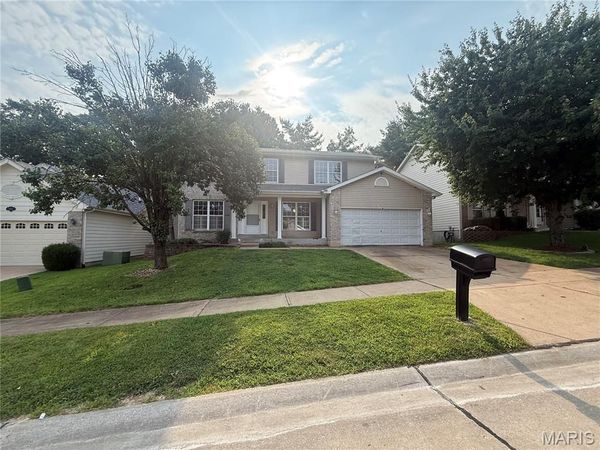 4516 Southridge Pines Drive , St Louis, MO 63128