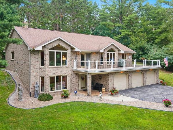 2727 BROOK HILLS DRIVE, Suamico, WI 54313