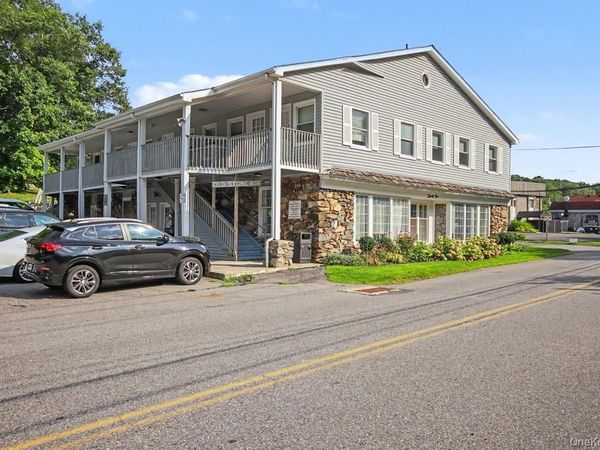 21 Clark Place, Unit 1A, Mahopac, NY 10541