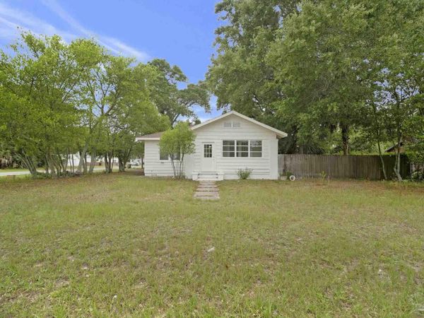 1322 Wisteria Ave, Pensacola, FL 32507