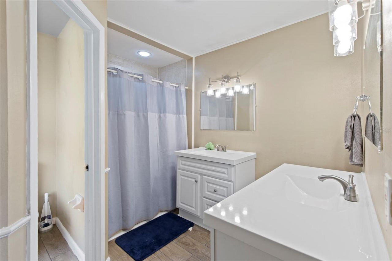 16126 Country Crossing Drive, Tampa, FL 33624 Photo