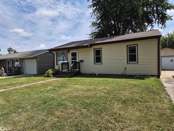 1530 Prairie Street, Grinnell, IA 50112