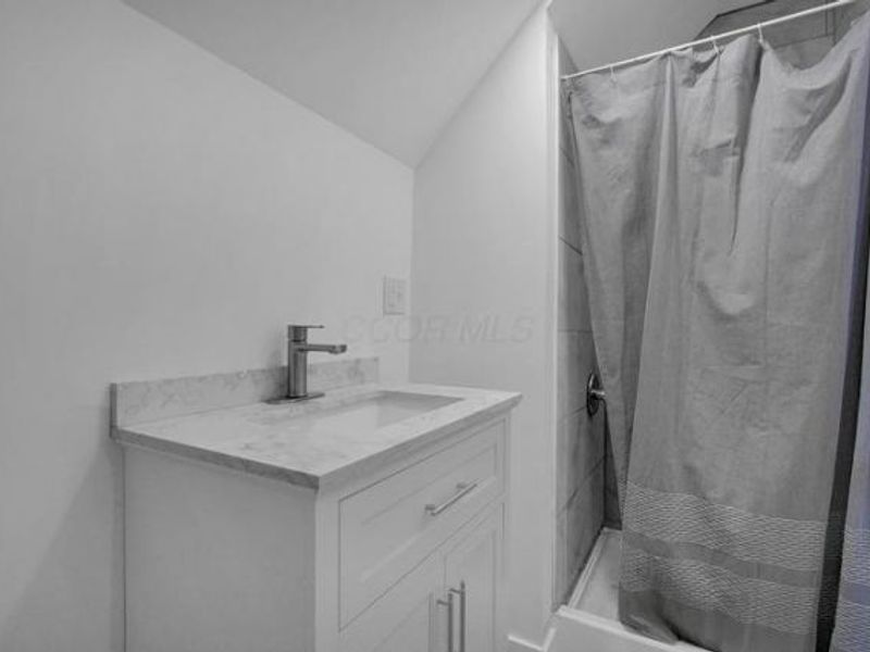 2295 N 4th Street , Columbus, OH 43202 Photo 15