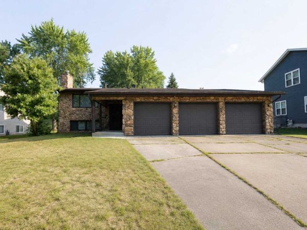 7797 Woodpark Boulevard, Woodbury, MN 55125