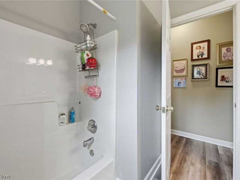 728 Pinewood Drive , Boston Heights, OH 44236 Photo 24