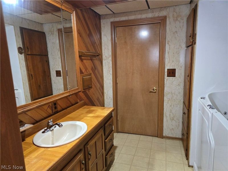 1472 Northeast Avenue, Tallmadge, OH 44278 Photo 7