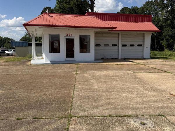 301 Alabama St., Columbus, MS 39702