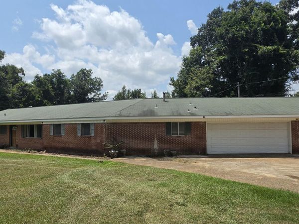 1321 N. Hillsdale Dr., Tupelo, MS 38804