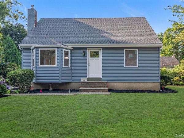 10 Stratton , Huntington Station, NY 11746