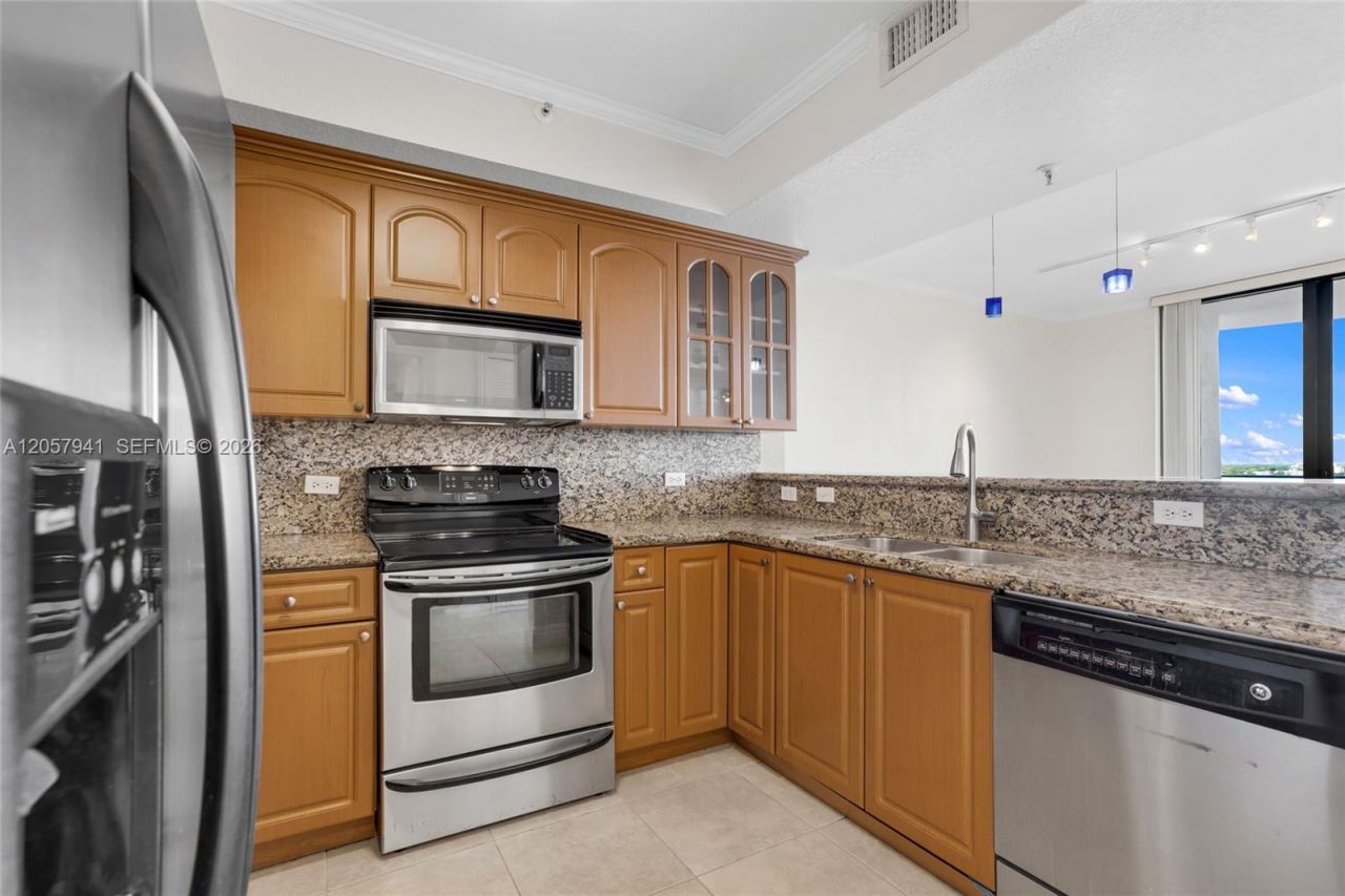 2301 SW 27th Ave , Unit 1102, Miami, FL 33145 Photo