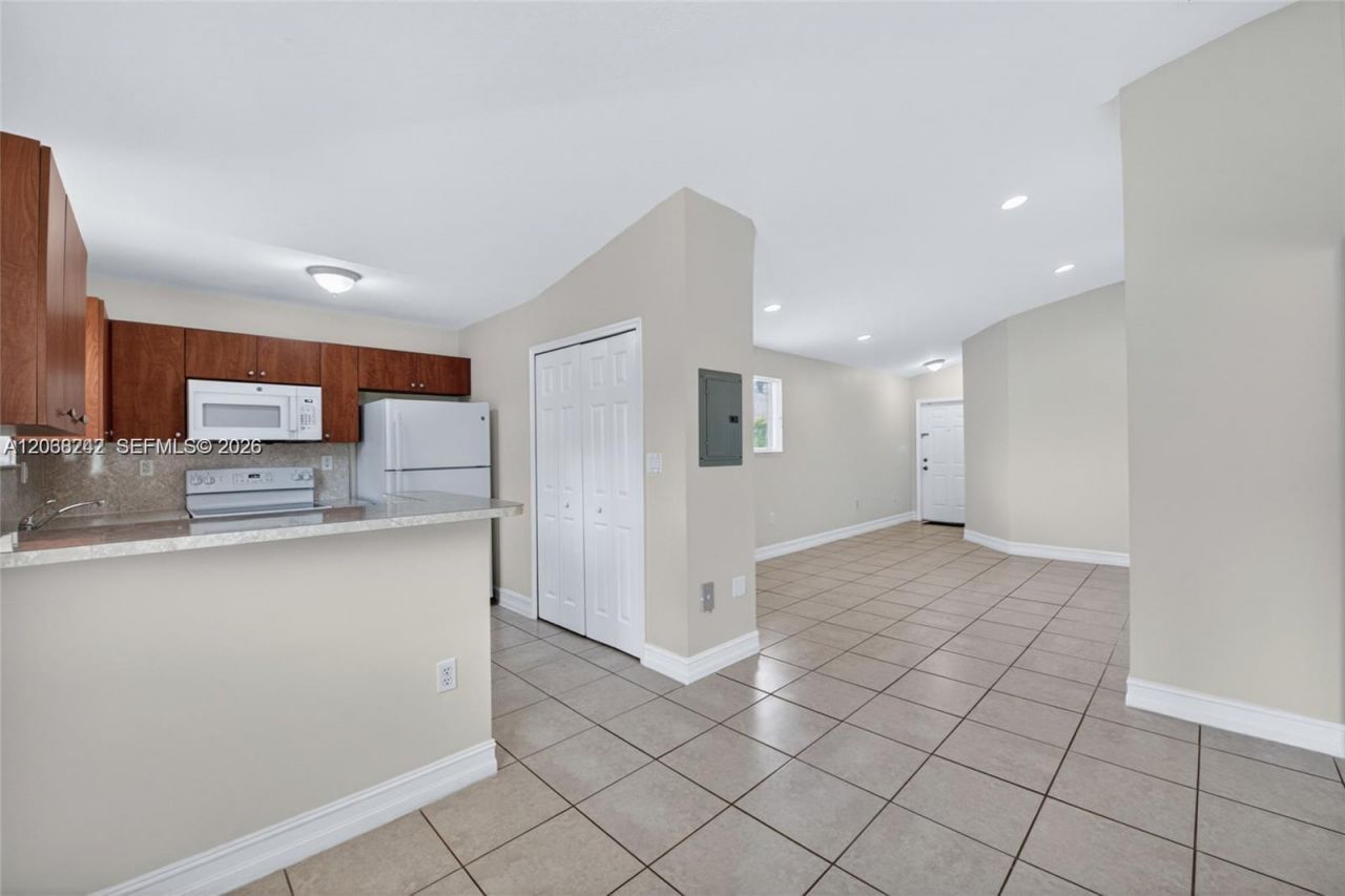 2721 SE 12th Pl , Unit 206, Homestead, FL 33035 Photo