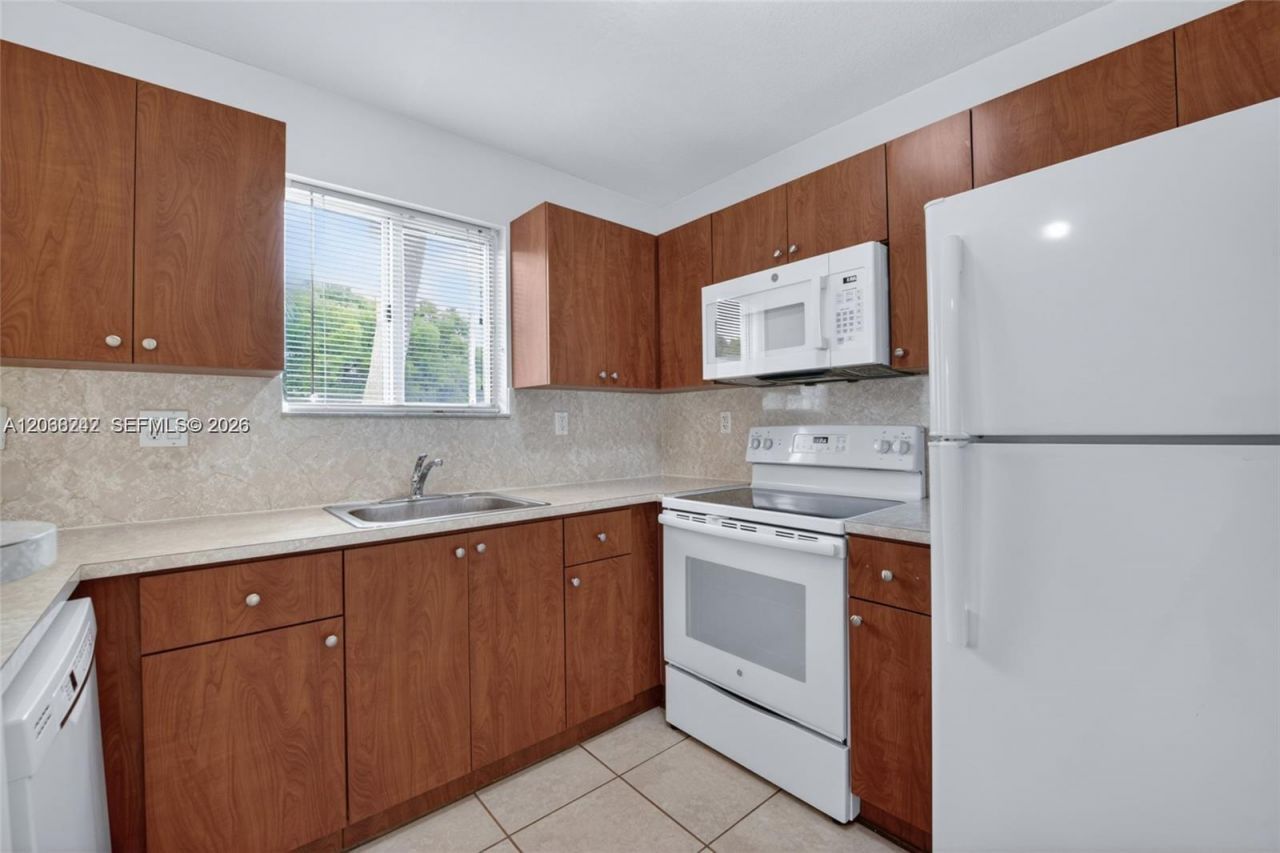 2721 SE 12th Pl , Unit 206, Homestead, FL 33035 Photo