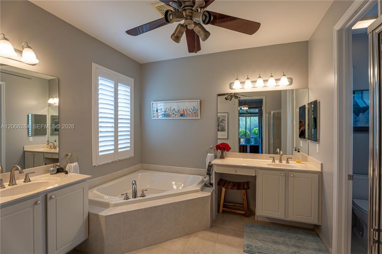 6918 SE Sleepy Hollow Ln, Stuart, FL 34997 Photo