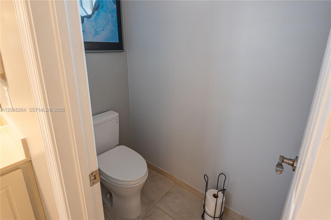 6918 SE Sleepy Hollow Ln, Stuart, FL 34997 Photo