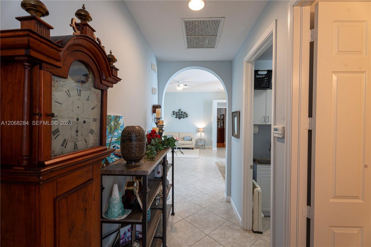 6918 SE Sleepy Hollow Ln, Stuart, FL 34997 Photo