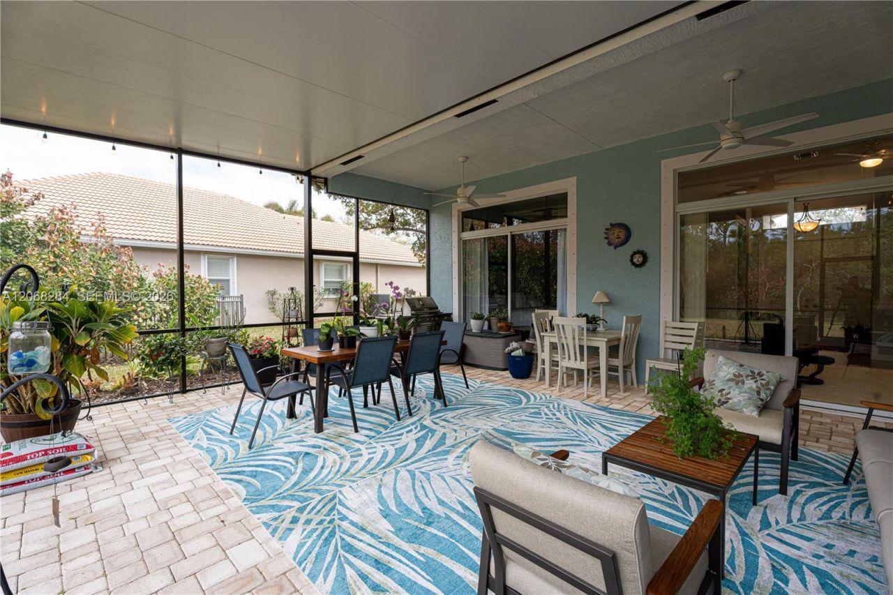 6918 SE Sleepy Hollow Ln, Stuart, FL 34997 Photo
