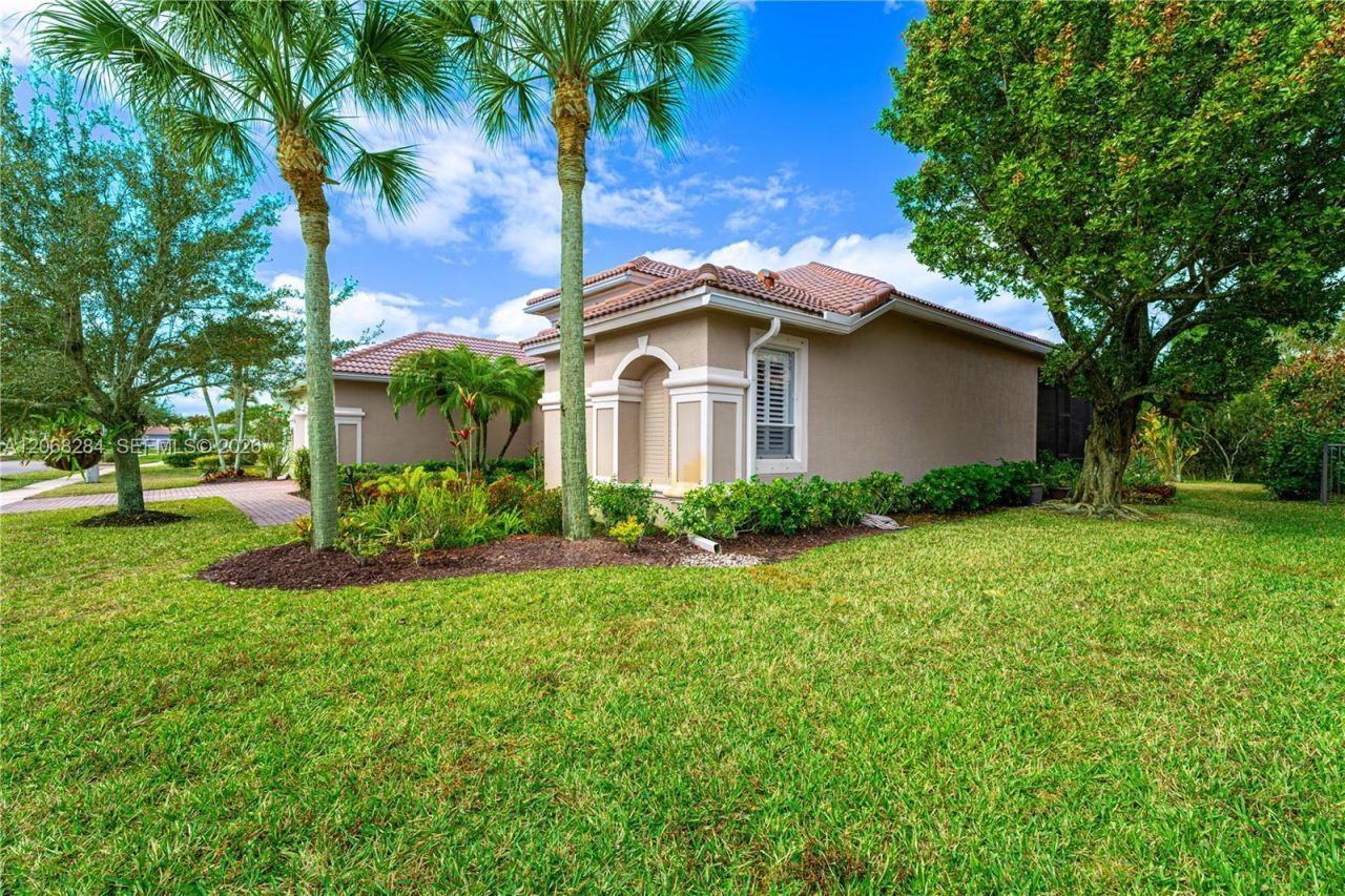 6918 SE Sleepy Hollow Ln, Stuart, FL 34997 Photo