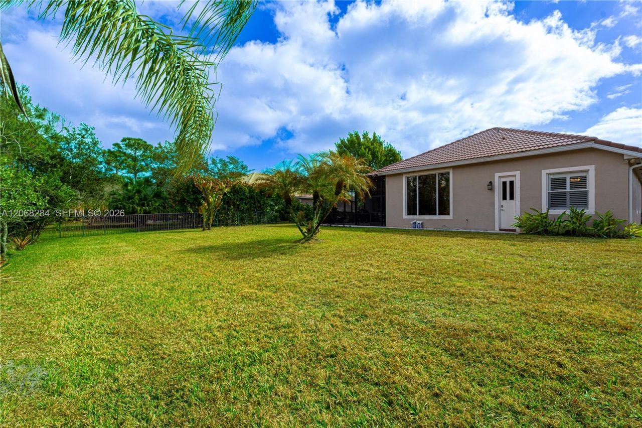 6918 SE Sleepy Hollow Ln, Stuart, FL 34997 Photo