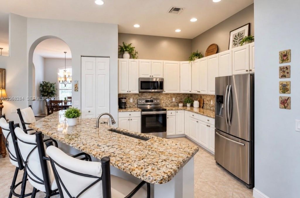 6918 SE Sleepy Hollow Ln, Stuart, FL 34997 Photo