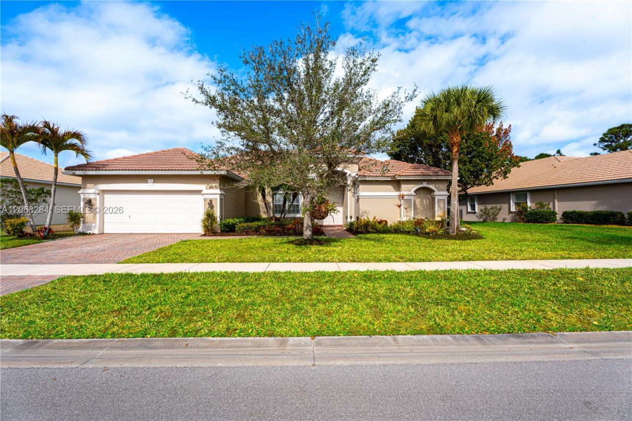 6918 SE Sleepy Hollow Ln, Stuart, FL 34997 Photo