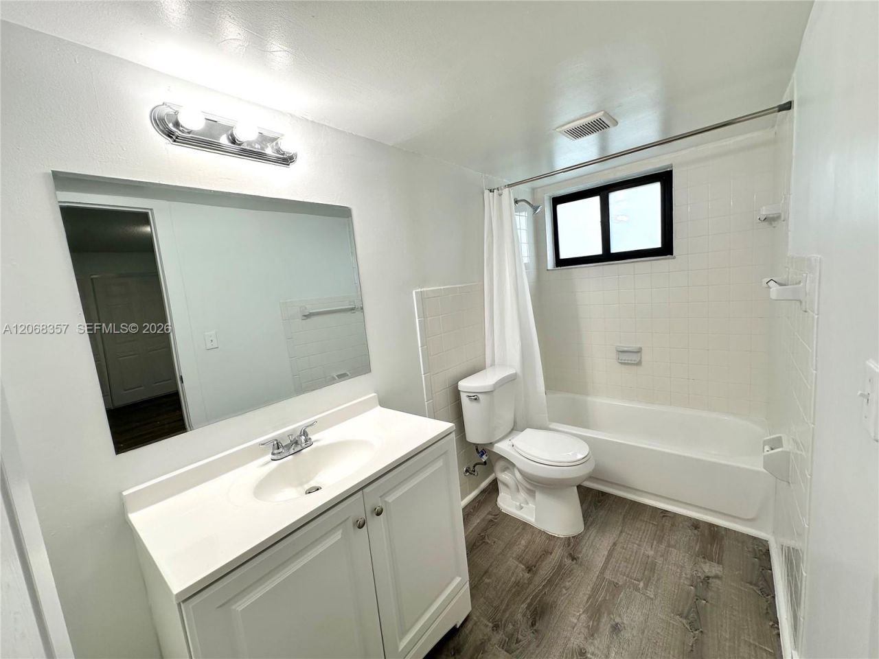 529 SW 4th St, Unit 303, Miami, FL 33130 Photo