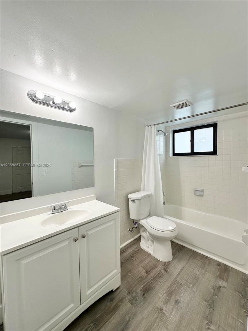 529 SW 4th St, Unit 303, Miami, FL 33130 Photo