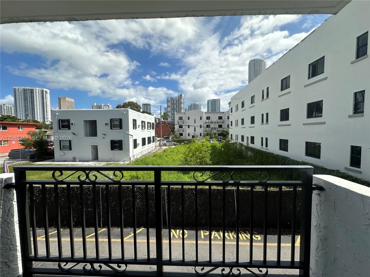 529 SW 4th St, Unit 303, Miami, FL 33130 Photo