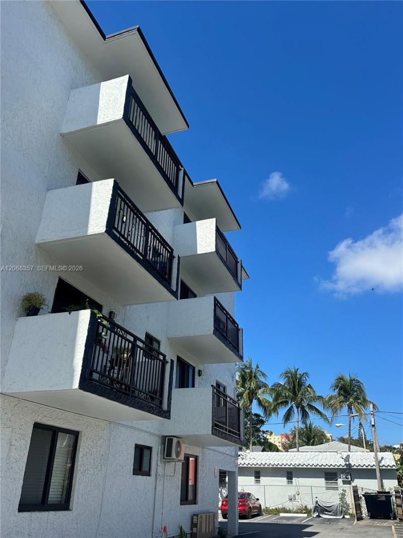 529 SW 4th St, Unit 303, Miami, FL 33130 Photo