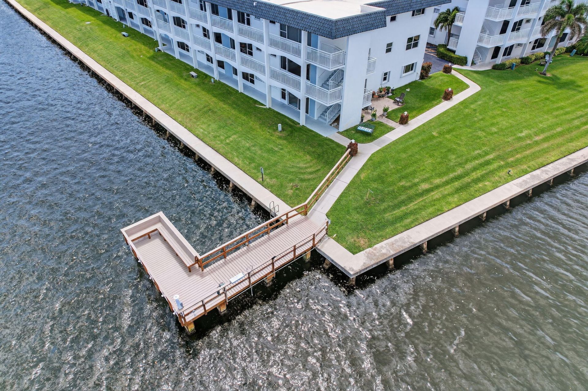 110 Shore Court, Unit 301, North Palm Beach, FL 33408 Photo