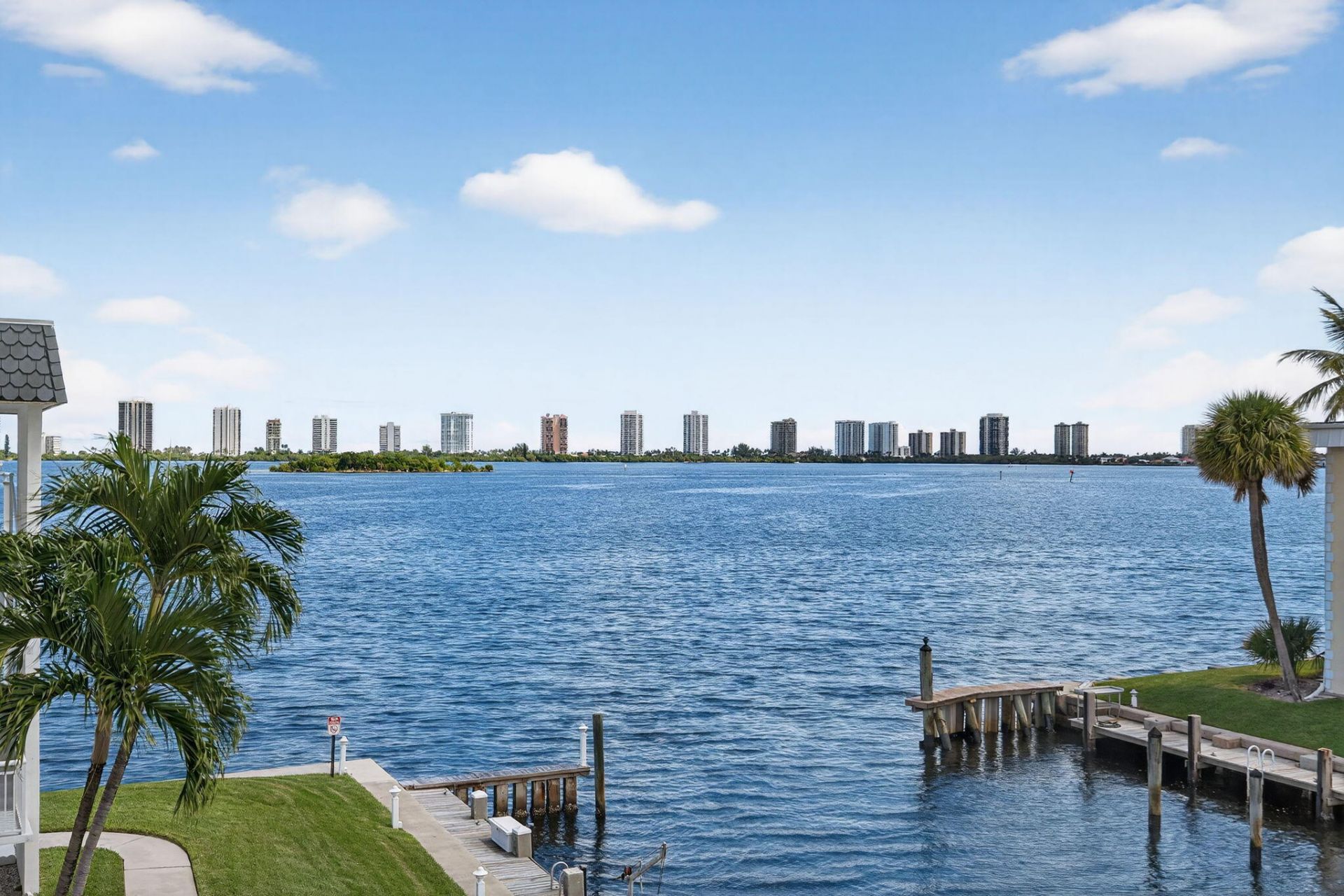 110 Shore Court, Unit 301, North Palm Beach, FL 33408 Photo